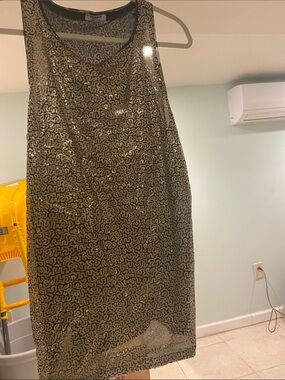 Sleeveless Gold Sequin Shift top